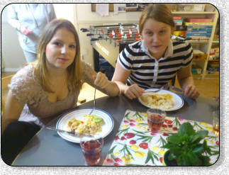 Kassler med ris serveras